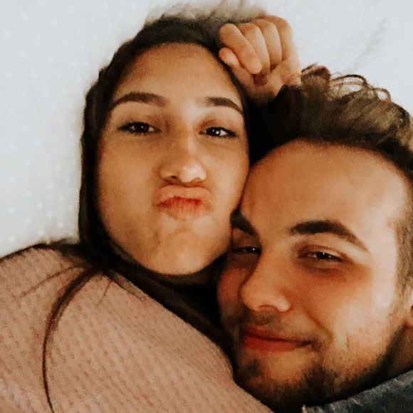 Profile Picture of Joelle Higdon (@joellehigdon) on Poshmark