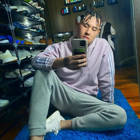 Profile Picture of Michael Lin (@michael0878lin) on Poshmark