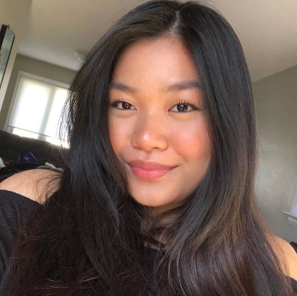 Profile Picture of Elisha Mirabelle (@mirabelle_) on Poshmark