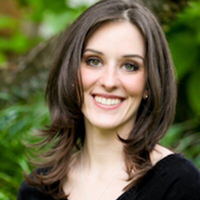 Profile Picture of Amy Weiss (@AmyWeissAuthor) on Twitter