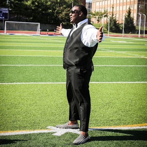 Profile Picture of Charles Newton (@clnewton) on Poshmark