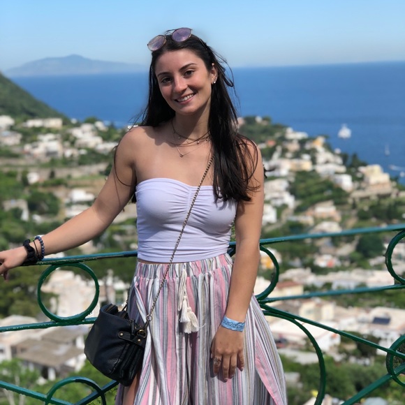 Profile Picture of Isabella Carpiniello (@bellacarp550) on Poshmark