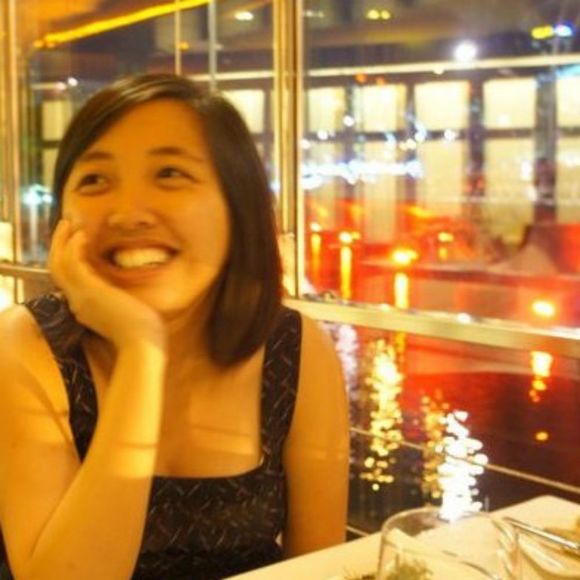 Profile Picture of Wei ling Neo (@weiling) on Poshmark