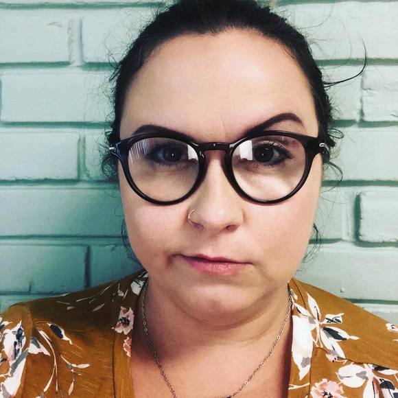 Profile Picture of Stacie Hebert (@smotherbears) on Poshmark