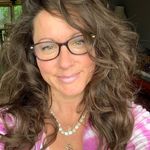 Profile Picture of Lisa Garside (@ohanayogi) on Instagram