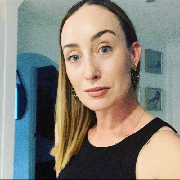 Profile Picture of Ell Ginnane (@ell_85) on Poshmark