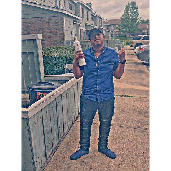 Profile Picture of Mann Mann (@madelifemann) on Poshmark