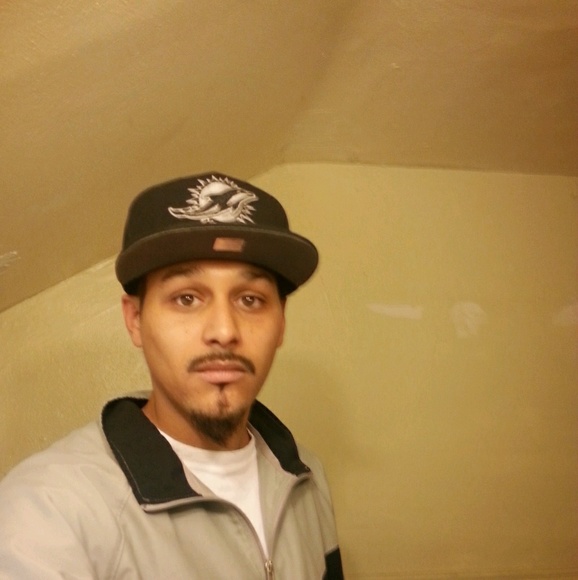 Profile Picture of Joshua Palmer (@twiatawrapup) on Poshmark
