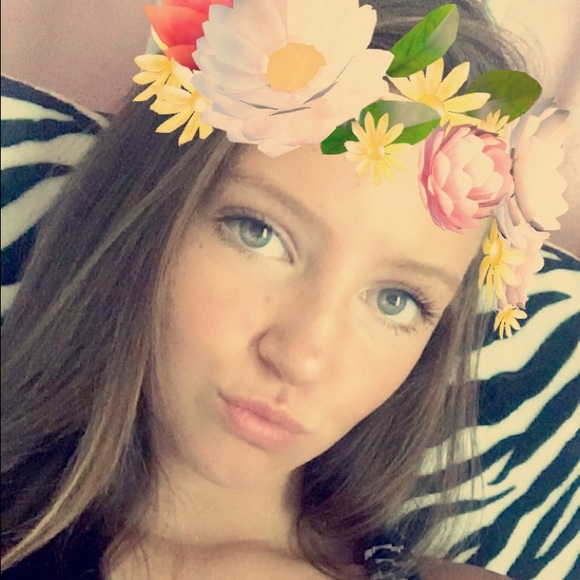 Profile Picture of Sydney Kays (@sydneykdance) on Poshmark
