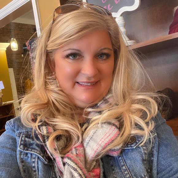 Profile Picture of Kathy Dunn (@kathy_dunn) on Poshmark