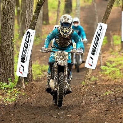 Profile Picture of Warren Friend (@DubV_War21ren) on Twitter