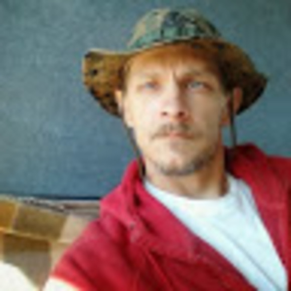 Profile Picture of Chris Tannahill (@chris_tannahill) on Poshmark