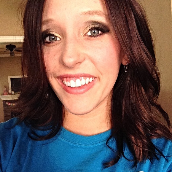 Profile Picture of Kinsey Sebren (@ksebren1) on Poshmark