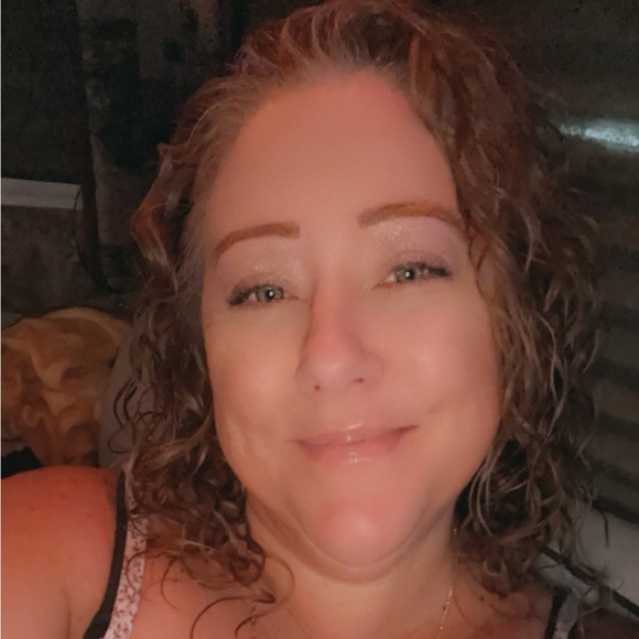 Profile Picture of Jean Bailey (@jeanbailey801) on Poshmark