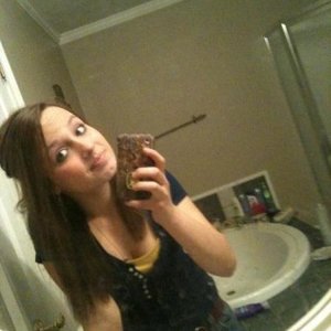 Profile Picture of Heidi Landry (@heidi_nicole7) on Myspace