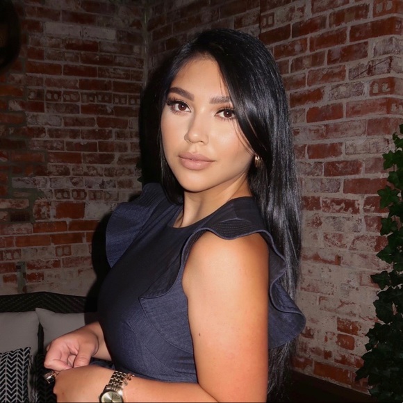 Profile Picture of Paula Ceron (@p_ceron) on Poshmark