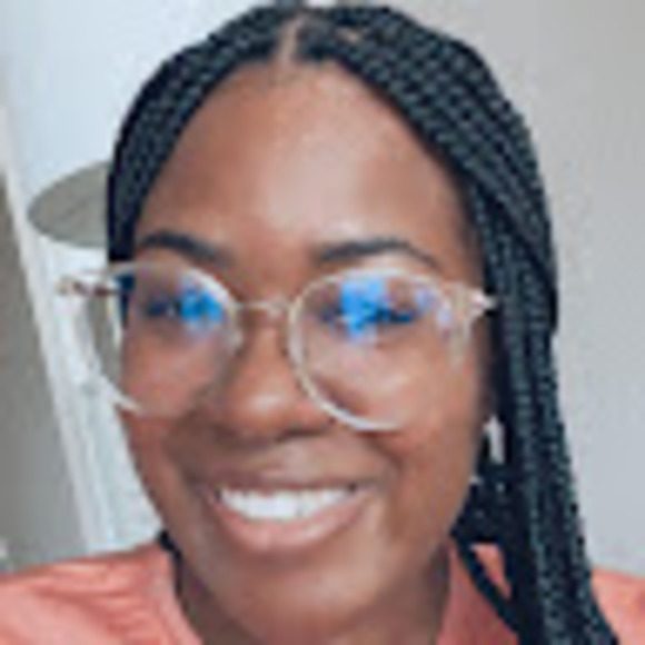 Profile Picture of Addison Cole zaire (@addisonvcole) on Poshmark