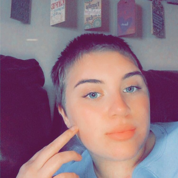 Profile Picture of Carlina Dotson (@carlina_dotson) on Poshmark