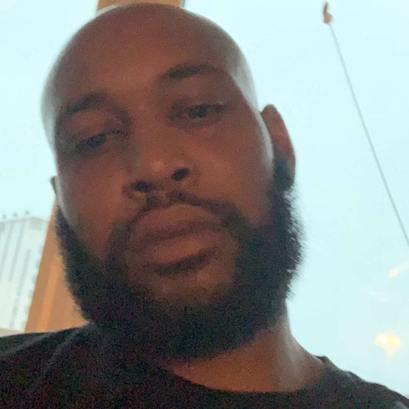 Profile Picture of Jonathan Winfrey (@jonathanwinfrey) on Poshmark