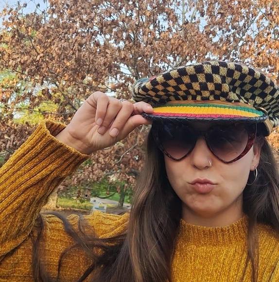 Profile Picture of Chelsey Buote (@cbuote) on Poshmark