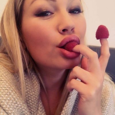 Profile Picture of Jeanette V. Vincent (@JeanettevVince1) on Twitter