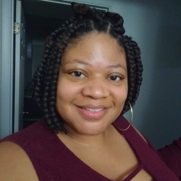 Profile Picture of Danielle Smitherman (@danni2cute4u) on Poshmark