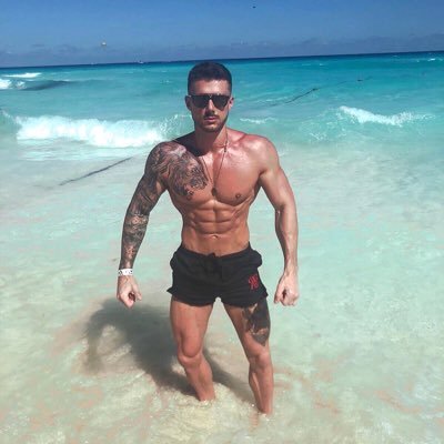 Profile Picture of Aaron (@AaronGillMtv) on Twitter