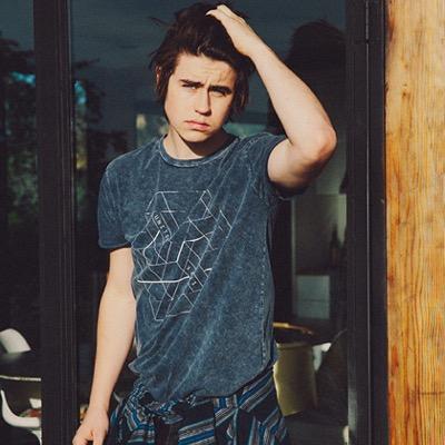 Profile Picture of Sophsster (@JoeSuggsSophie) on Twitter