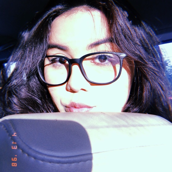 Profile Picture of Kassandra Alvarado (@kedith2000) on Poshmark