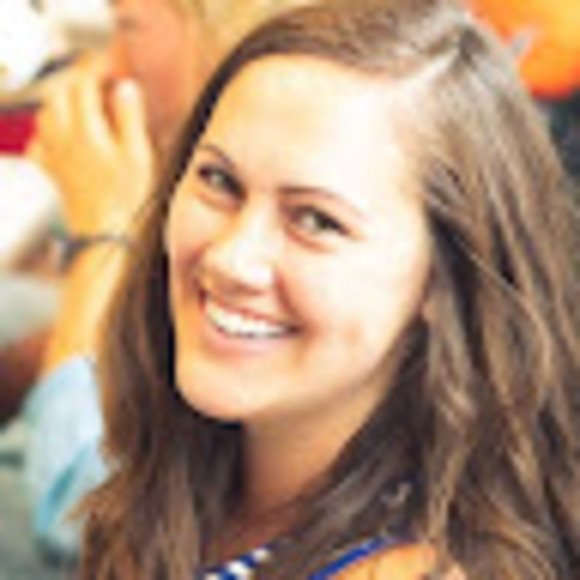 Profile Picture of Alysha Coffman (@alysha_coffman) on Poshmark