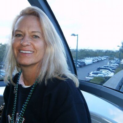 Profile Picture of Maria Moore (@darwin1632) on Twitter