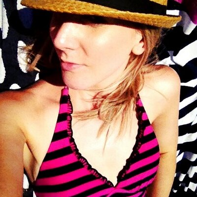 Profile Picture of Angela Hibbert (@AngJoyAJ) on Twitter