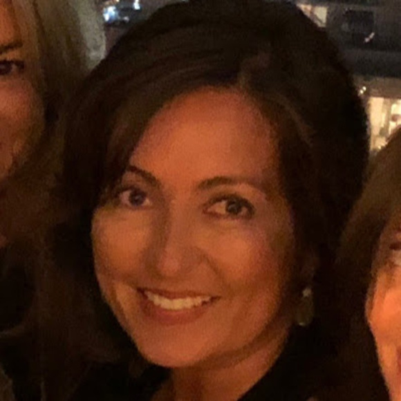 Profile Picture of Christine Bova (@christine_bova) on Poshmark