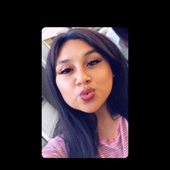 Profile Picture of Destiny r Servantes (@dservantes01) on Poshmark