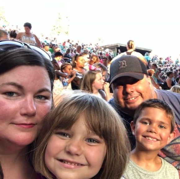 Profile Picture of Derek Moreno (@derekmoreno158) on Poshmark