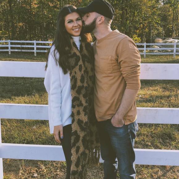 Profile Picture of Carley Watters (@carleywatters) on Poshmark