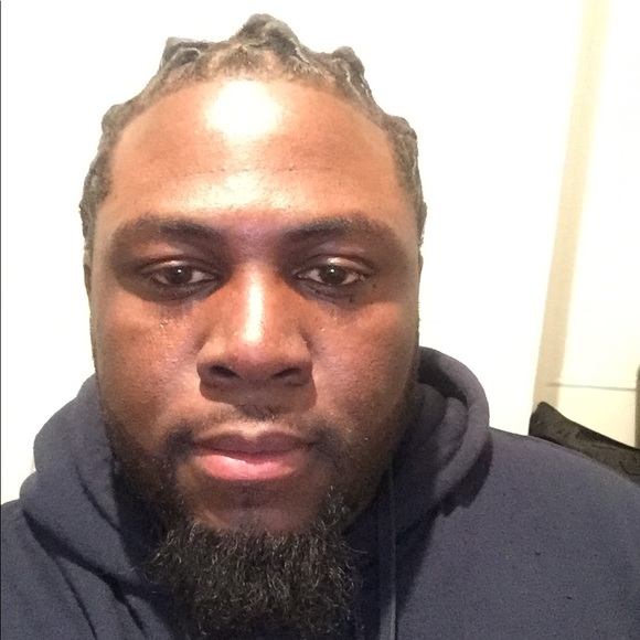 Profile Picture of Damian Richard (@damediddyr6) on Poshmark