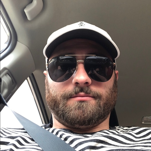 Profile Picture of Michael Sampson (@mpsampson27) on Poshmark