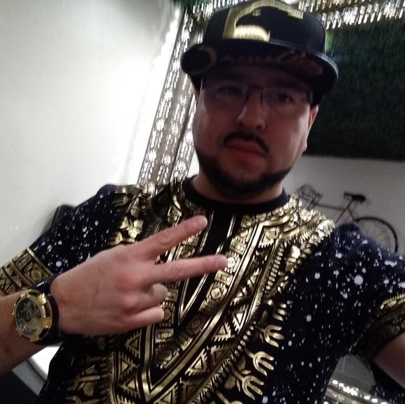 Aaron Lozano - Poshmark Profile Picture of Aaron Lozano (@aaronlozano) on Poshmark