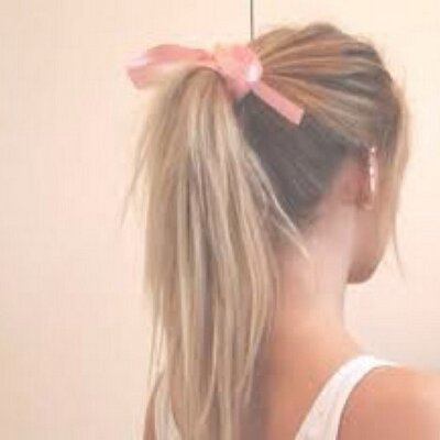 Profile Picture of Cassie Bradford (@cluuuueee) on Twitter
