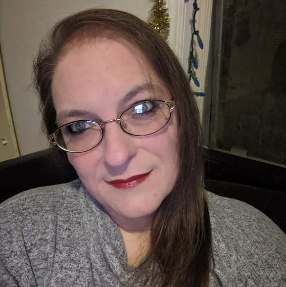 Profile Picture of Crystal Keith (@keiths714) on Poshmark