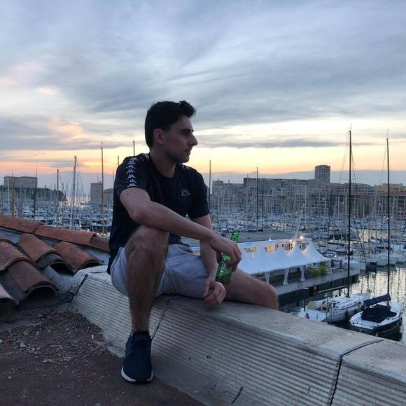 Profile Picture of Daniel Elias (@danielelias) on Poshmark