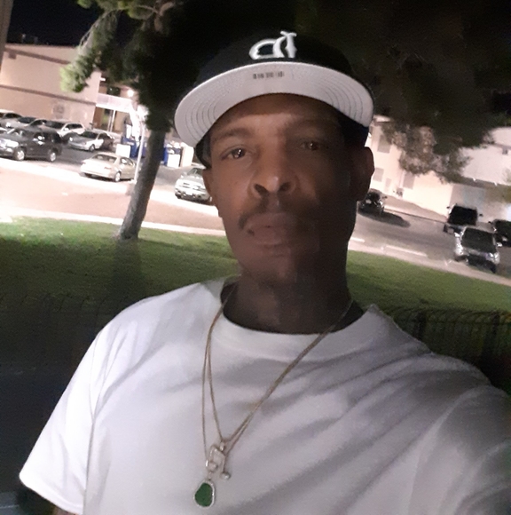 Profile Picture of Kenneth Steele (@droop04) on Poshmark