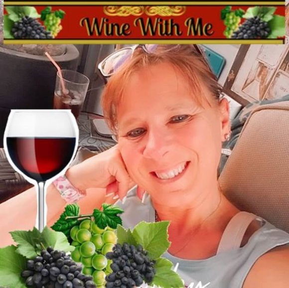 Profile Picture of Amy Collelo (@acollelo1999) on Poshmark