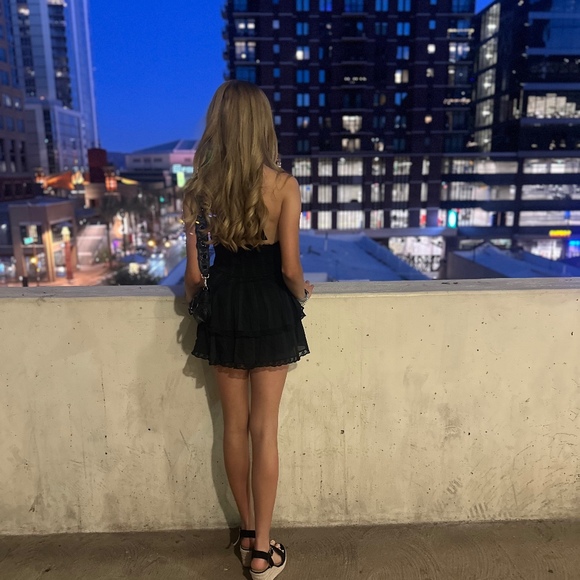 Profile Picture of Elsa Termansen (@foggyn1ght) on Poshmark