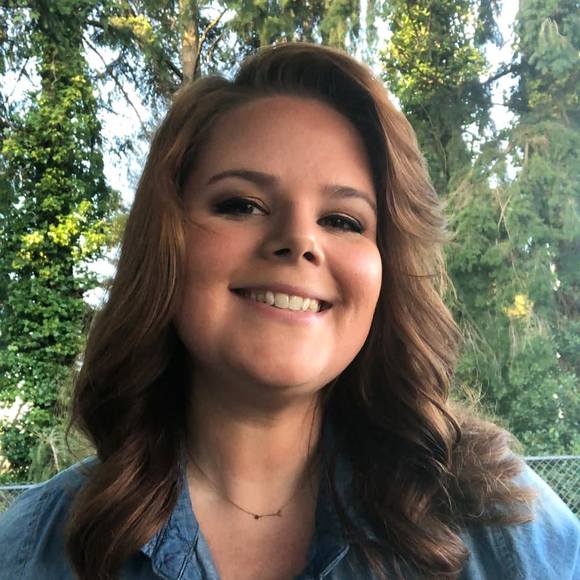 Profile Picture of Whitney Kitchner (@whitneykitchner) on Poshmark