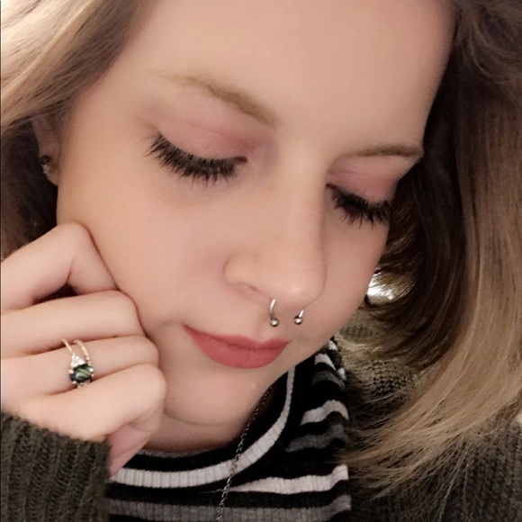 Profile Picture of Abagail Privette (@bananabreadzz) on Poshmark