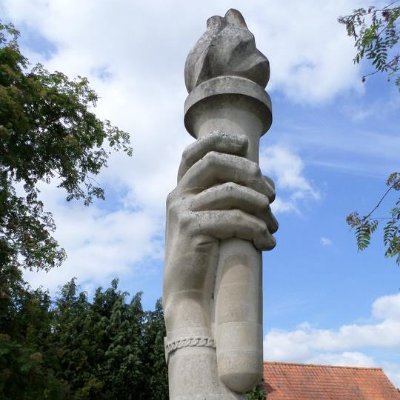 Profile Picture of L L Copp (@GretiaLee) on Twitter
