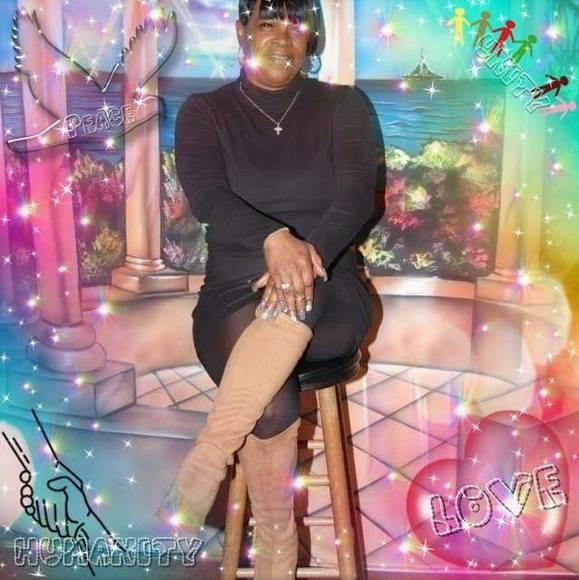 Profile Picture of Roberta Harris (@robertaharris) on Poshmark