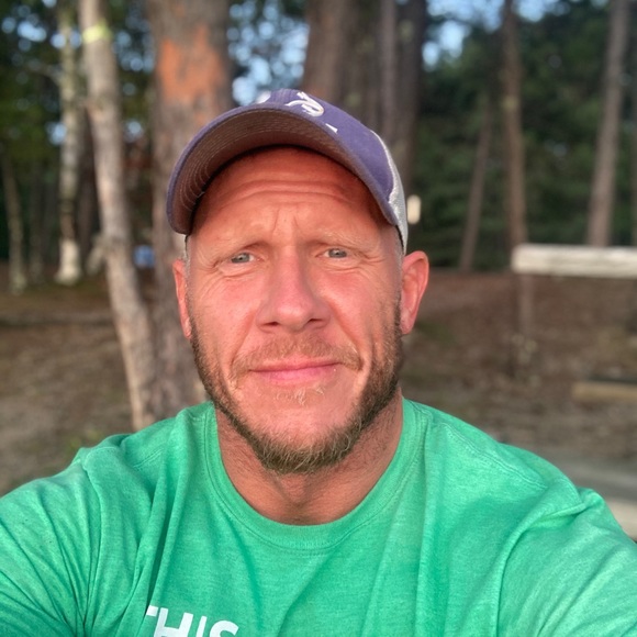 Profile Picture of Joshua Kuhlmann (@joshuakuhlmann) on Poshmark